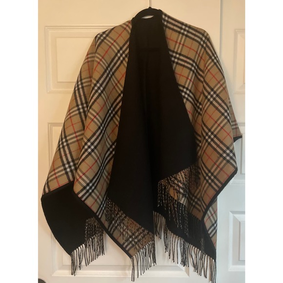 NEW Burberry black plaid reversible poncho cape shawl fringe wool NWT! - Picture 6 of 9
